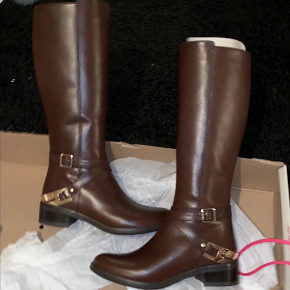 Beautiful Christmas Boots😍
